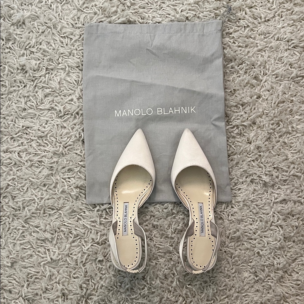 Manolo Blahnik White Slingback Kitten Heel - Picture 6 of 14